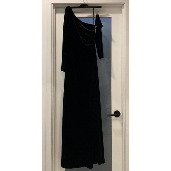 Donna Karan New York asymmetric long sleeve velvet gown - Picture 6 of 10